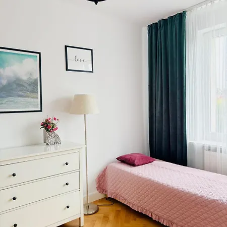 Moon River In Premium Location Close To Metro Warsaw