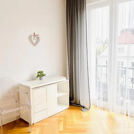 Moon River In Premium Location Close To Metro