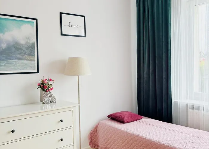 Moon River In Premium Location Close To Metro Warszawa